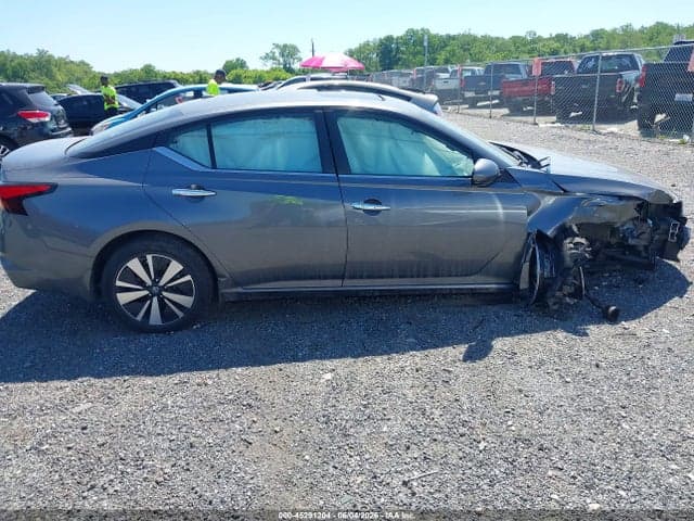2022 NISSAN ALTIMA SV INTELLIGENT AWD - 1