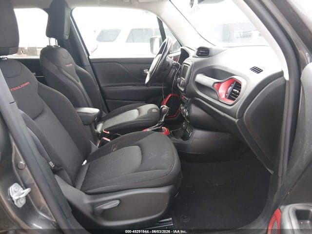 2017 JEEP RENEGADE TRAILHAWK 4X4 6