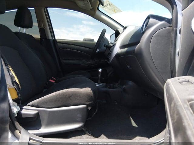 2018 NISSAN VERSA 1.6 SV 5