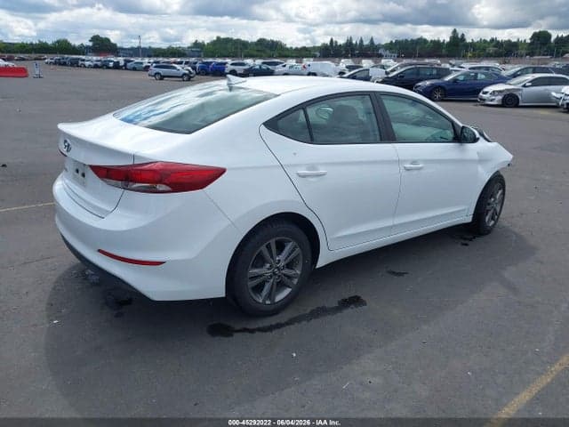 2017 HYUNDAI ELANTRA SE 4