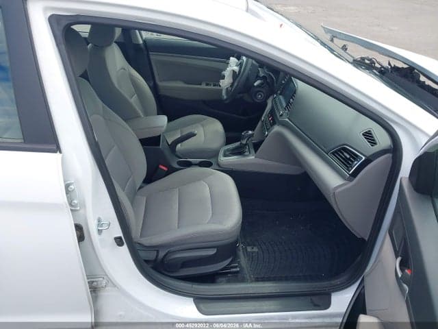 2017 HYUNDAI ELANTRA SE 5