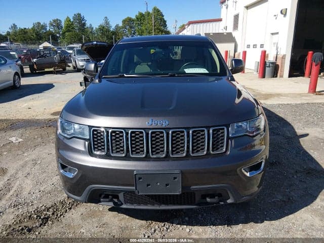 2019 JEEP GRAND CHEROKEE LAREDO E 4X4 17