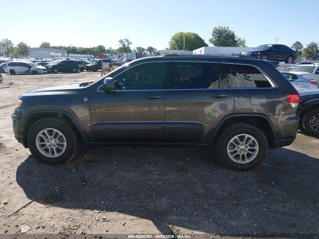 2019 JEEP GRAND CHEROKEE LAREDO E 4X4 19
