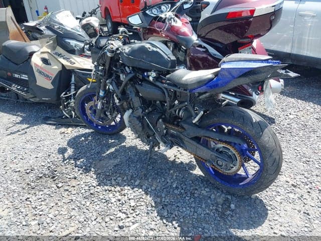 2022 YAMAHA YZFR7 3