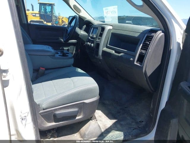 2017 RAM 1500 TRADESMAN 4X4 6'4 BOX 5