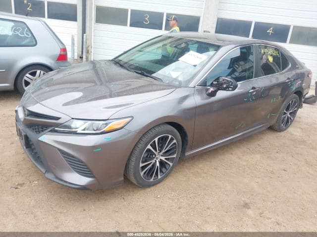 2020 TOYOTA CAMRY SE 2