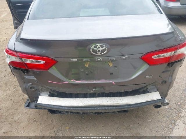 2020 TOYOTA CAMRY SE 6