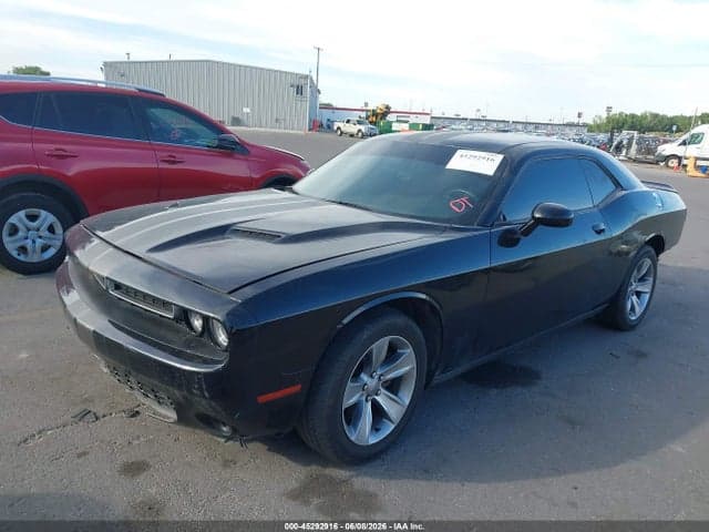 2018 DODGE CHALLENGER SXT 2