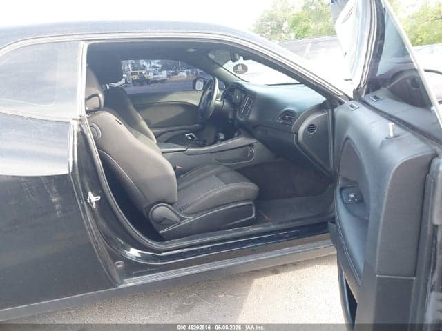 2018 DODGE CHALLENGER SXT 5