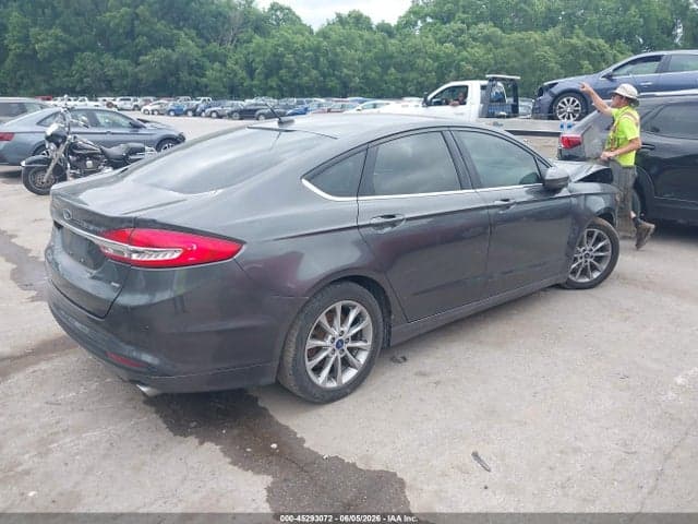 2017 FORD FUSION SE 4