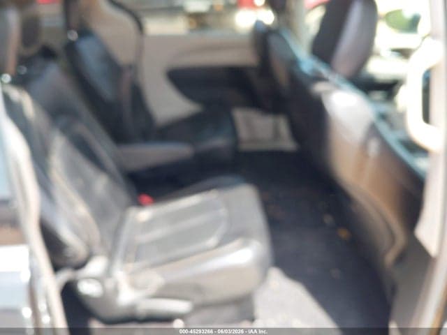 2020 CHRYSLER VOYAGER LXI 8
