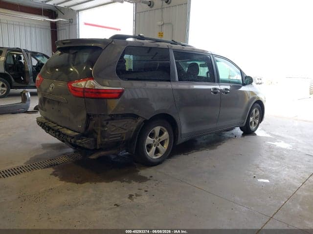 2017 TOYOTA SIENNA LE 8 PASSENGER 4
