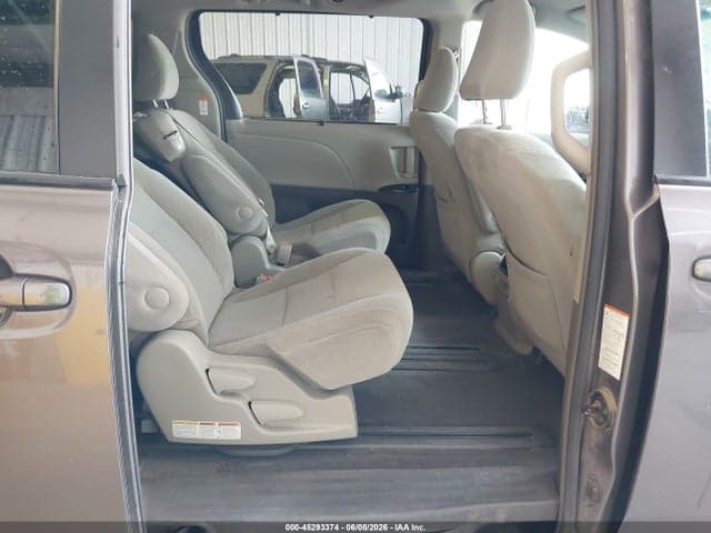 2017 TOYOTA SIENNA LE 8 PASSENGER 8