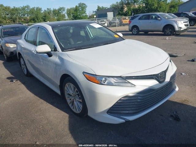 2019 TOYOTA CAMRY XLE - 1