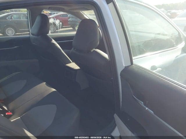 2019 TOYOTA CAMRY XLE 8