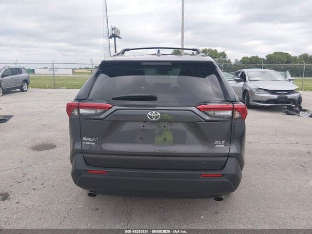 2024 TOYOTA RAV4 XLE 16