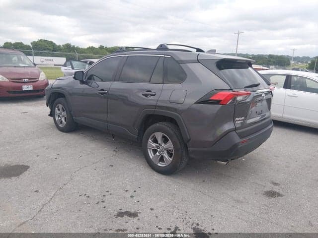 2024 TOYOTA RAV4 XLE 3