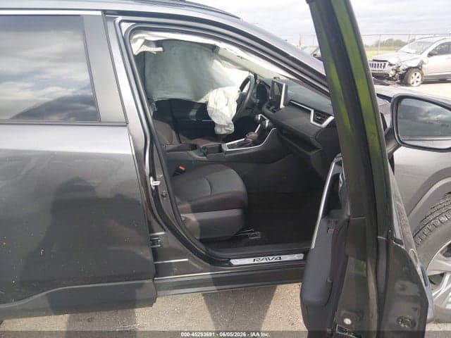 2024 TOYOTA RAV4 XLE 5