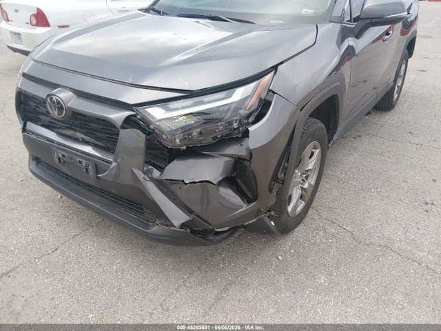 2024 TOYOTA RAV4 XLE 6