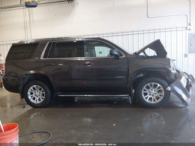 2016 GMC YUKON SLT 13