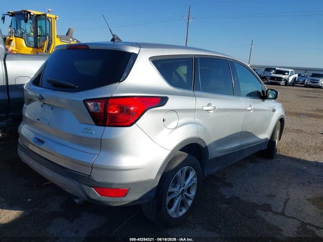 2019 FORD ESCAPE SE 4