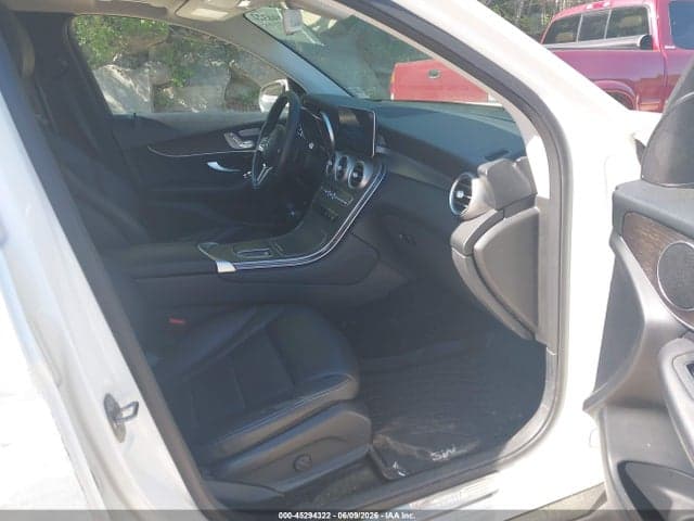 2020 MERCEDES-BENZ GLC 300 4MATIC 5