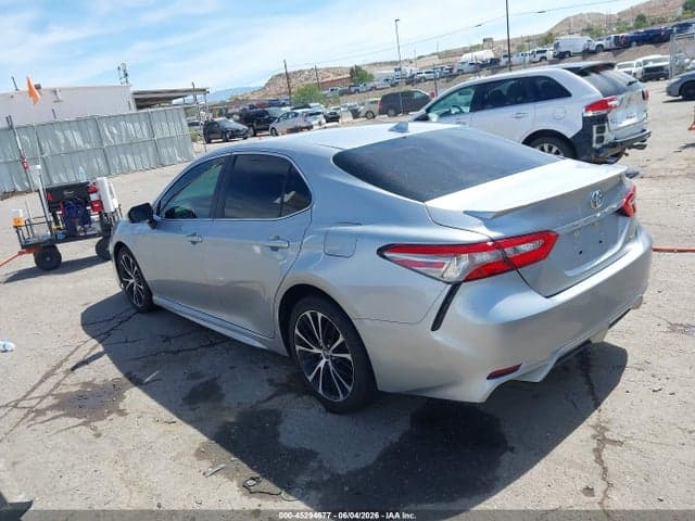 2019 TOYOTA CAMRY SE 3