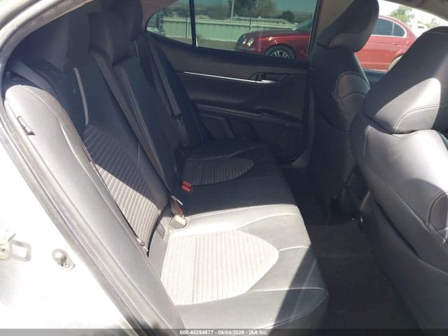 2019 TOYOTA CAMRY SE 8