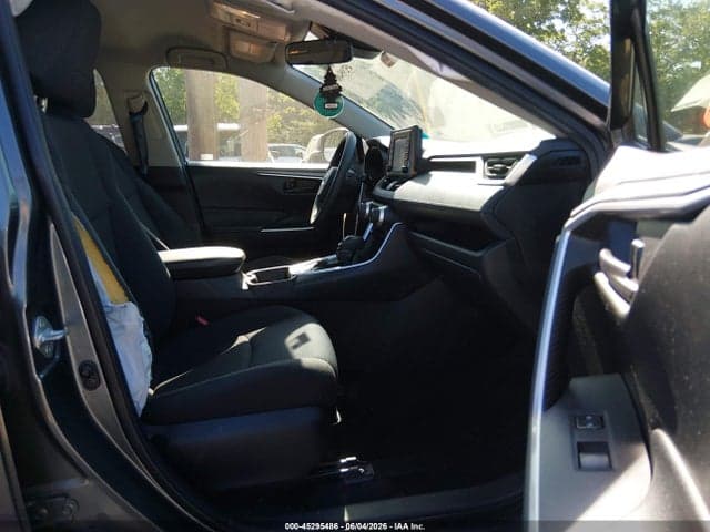 2020 TOYOTA RAV4 HYBRID LE 5