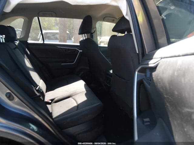 2020 TOYOTA RAV4 HYBRID LE 8