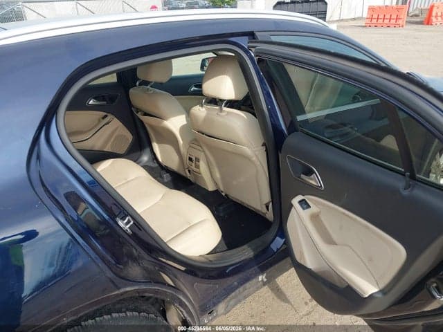 2017 MERCEDES-BENZ GLA 250 4MATIC 8