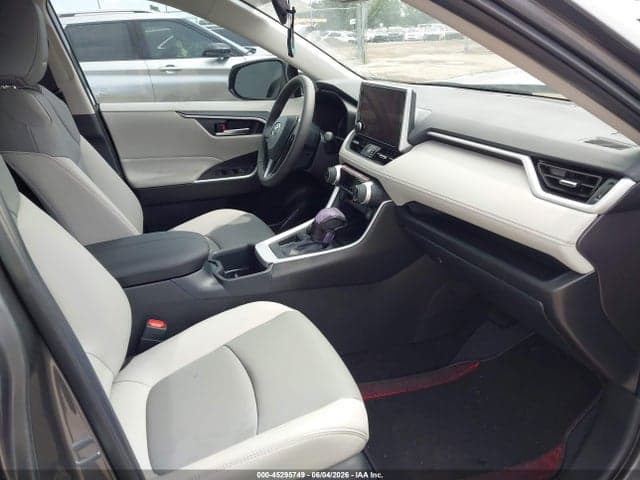 2025 TOYOTA RAV4 XLE PREMIUM 5