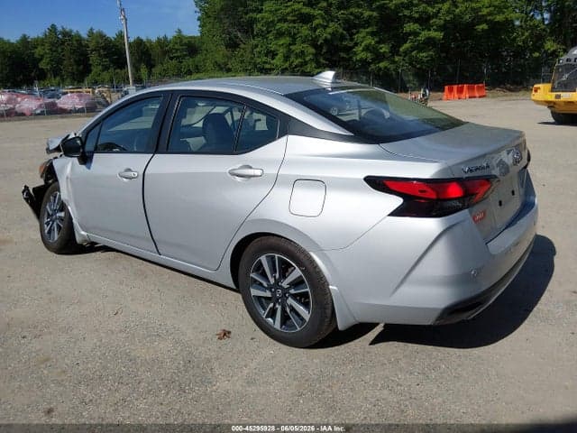 2021 NISSAN VERSA SV XTRONIC CVT 3