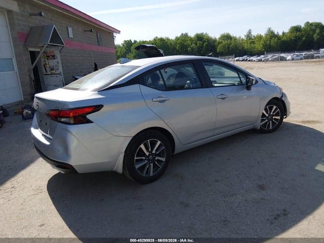 2021 NISSAN VERSA SV XTRONIC CVT 4