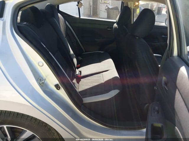 2021 NISSAN VERSA SV XTRONIC CVT 8