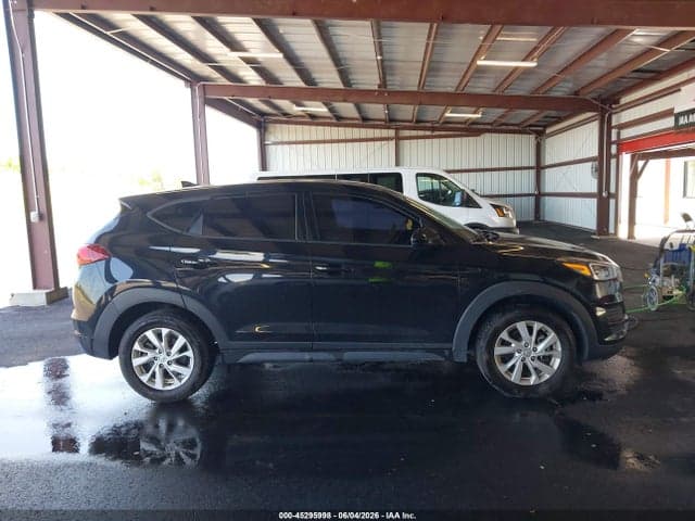 2020 HYUNDAI TUCSON SE 18