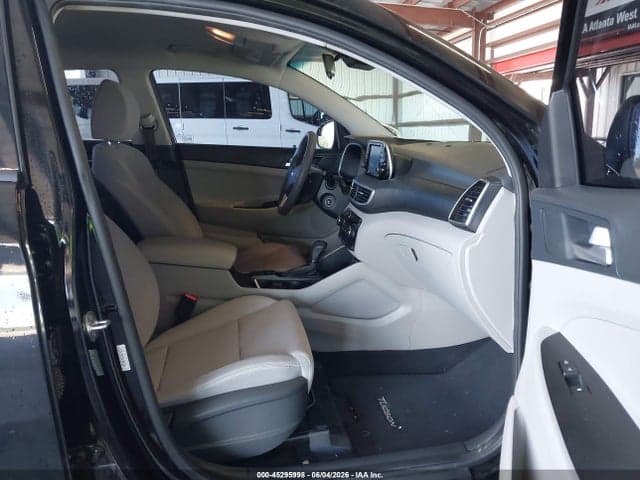 2020 HYUNDAI TUCSON SE 5