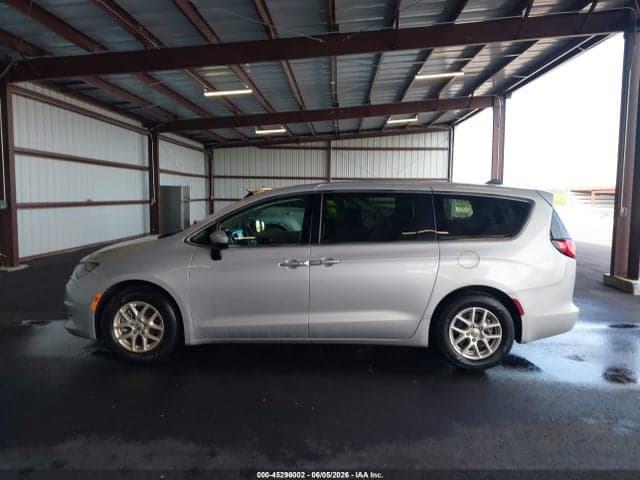 2022 CHRYSLER VOYAGER LX 19
