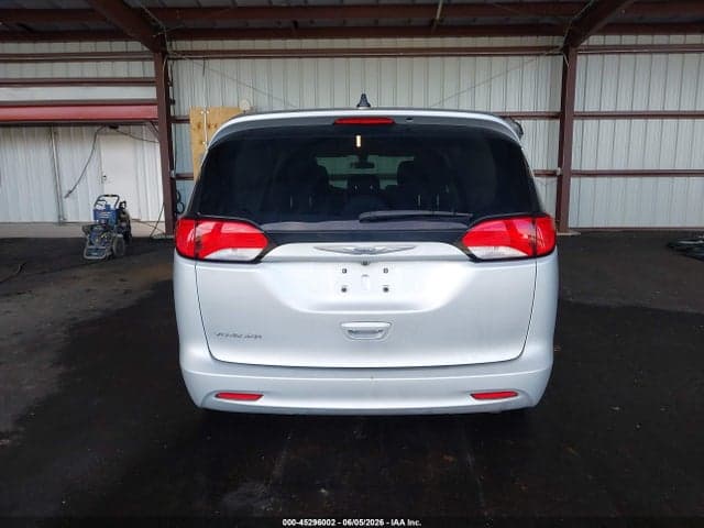 2022 CHRYSLER VOYAGER LX 21