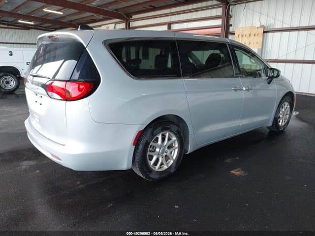 2022 CHRYSLER VOYAGER LX 4