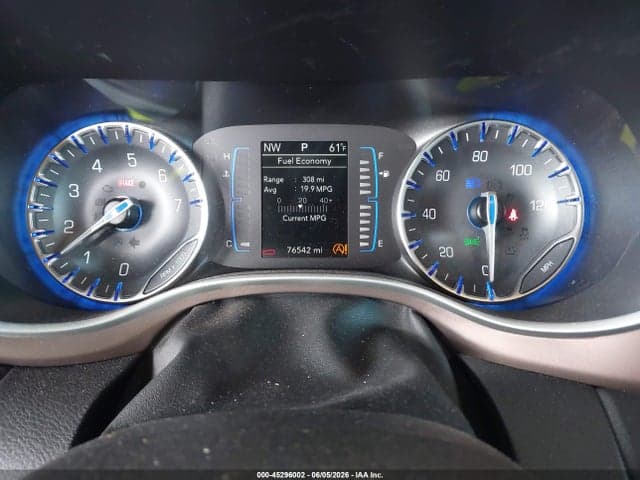 2022 CHRYSLER VOYAGER LX 7