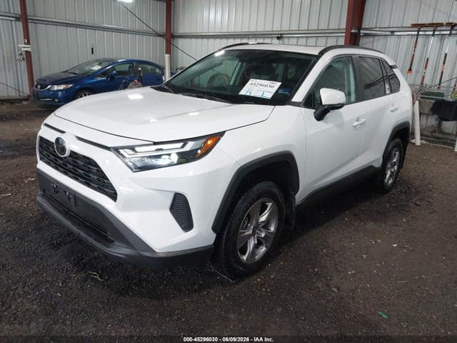 2025 TOYOTA RAV4 XLE 2