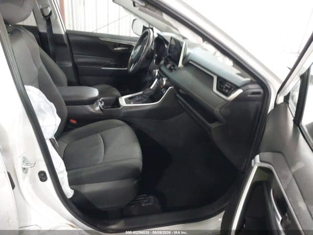 2025 TOYOTA RAV4 XLE 5