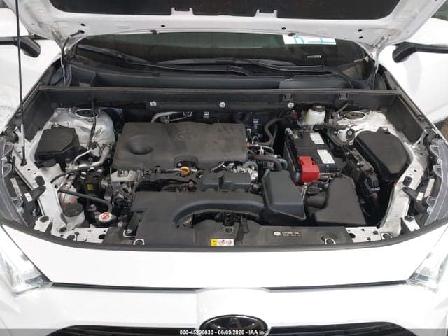 2025 TOYOTA RAV4 XLE 10