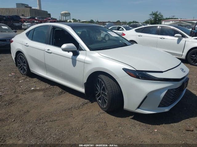 2025 TOYOTA CAMRY XLE - 1