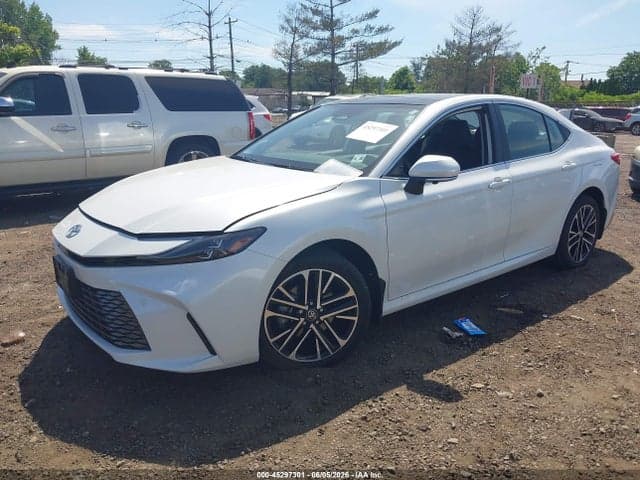 2025 TOYOTA CAMRY XLE 2
