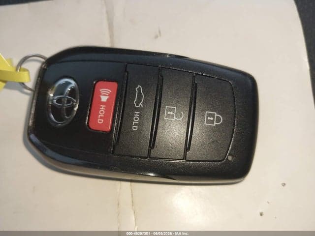2025 TOYOTA CAMRY XLE 11