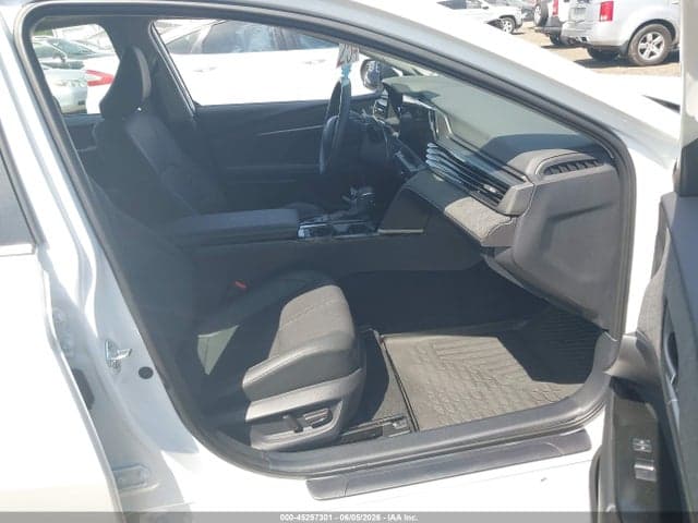 2025 TOYOTA CAMRY XLE 5