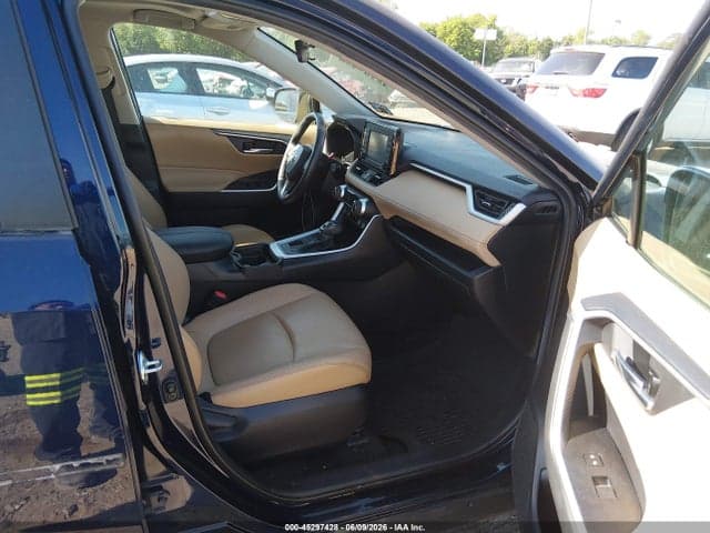 2021 TOYOTA RAV4 XLE PREMIUM 5