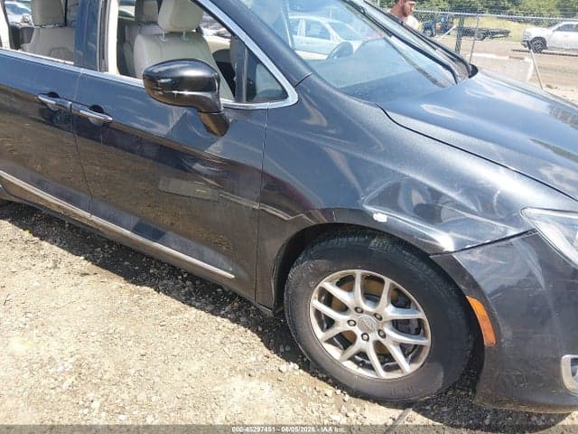 2020 CHRYSLER PACIFICA TOURING L 6